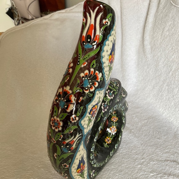 Red and White Ceramic Art Masterpiece - Picture 4 of 7